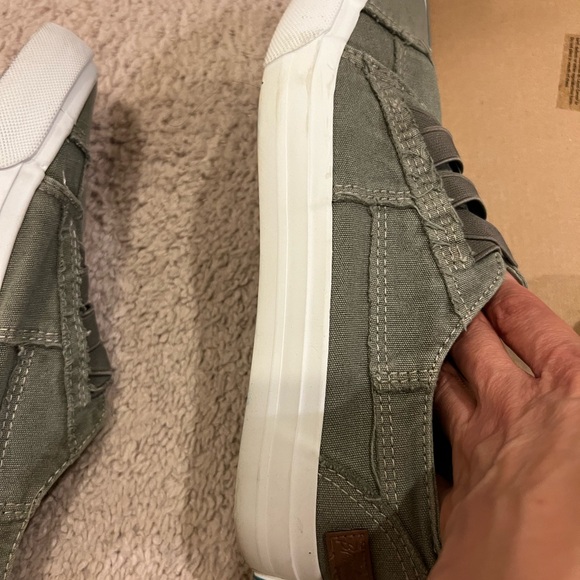 Blowfish Malibu sneaker…MINT Condition! - Picture 8 of 9